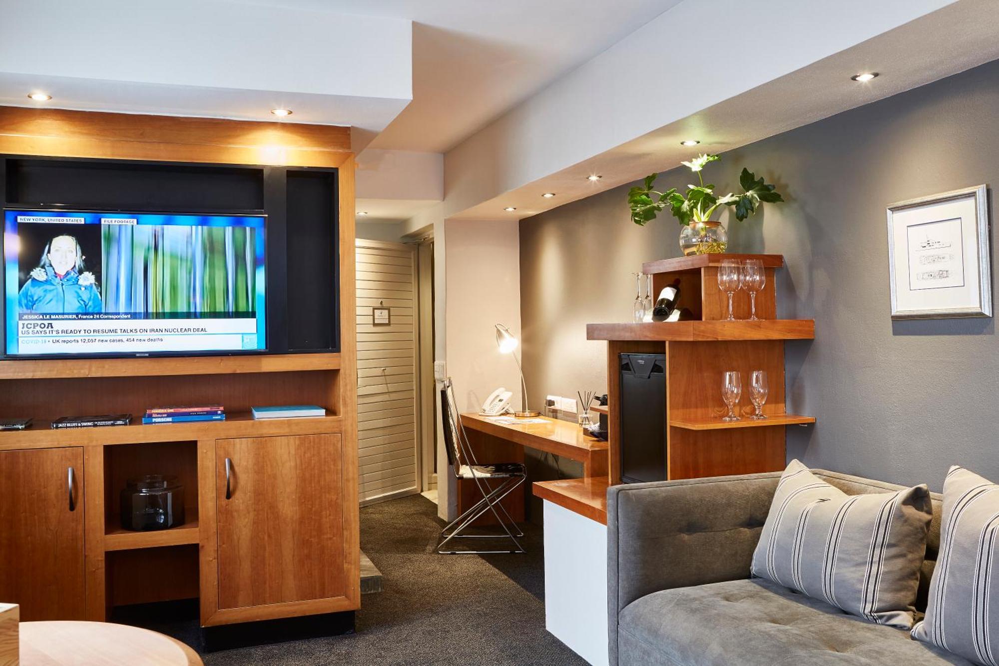 Adventure Pad At The Bay Hotel Кейптаун Екстериор снимка
